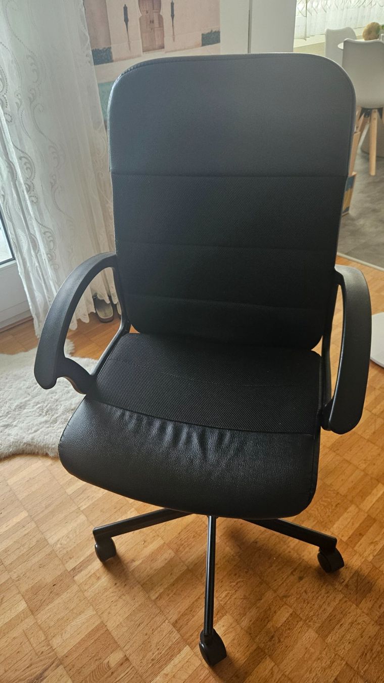 Ikea Stühle: Ikea Bürodrehstuhl – Gebraucht aus Volketswil von yaese