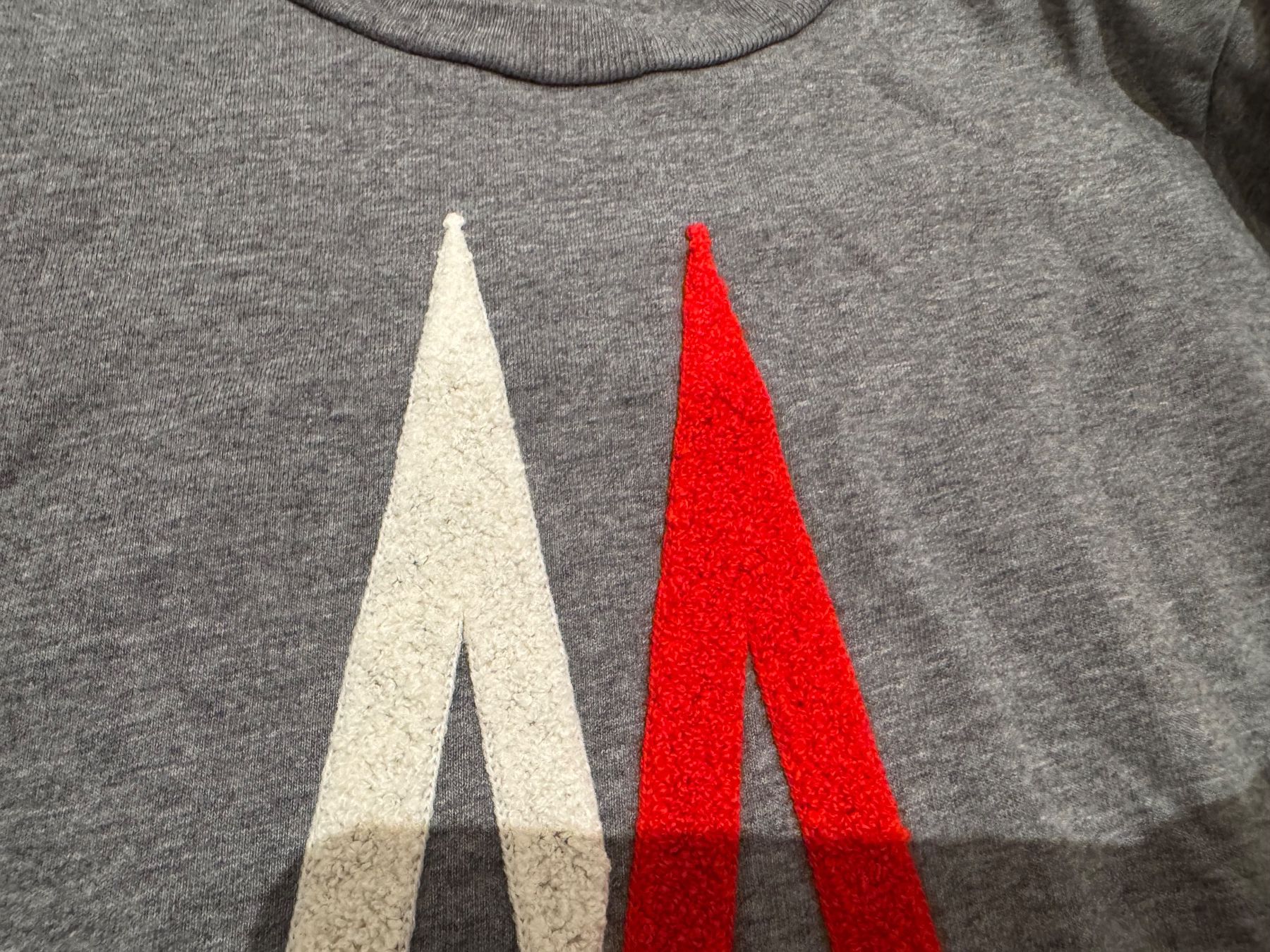 Moncler Pullover & Sweatshirts: Moncler cooler Pulli /Shirt, 10J 140 – Gebraucht aus Klingnau von Markus14 3