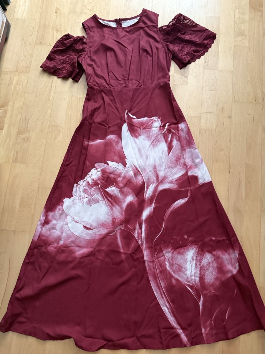 Kleider: Damen Kleid lang rot geblümt Grösse S – Neu (gemäss Beschreibung) aus Schwarzenbach SG von jel_89zm