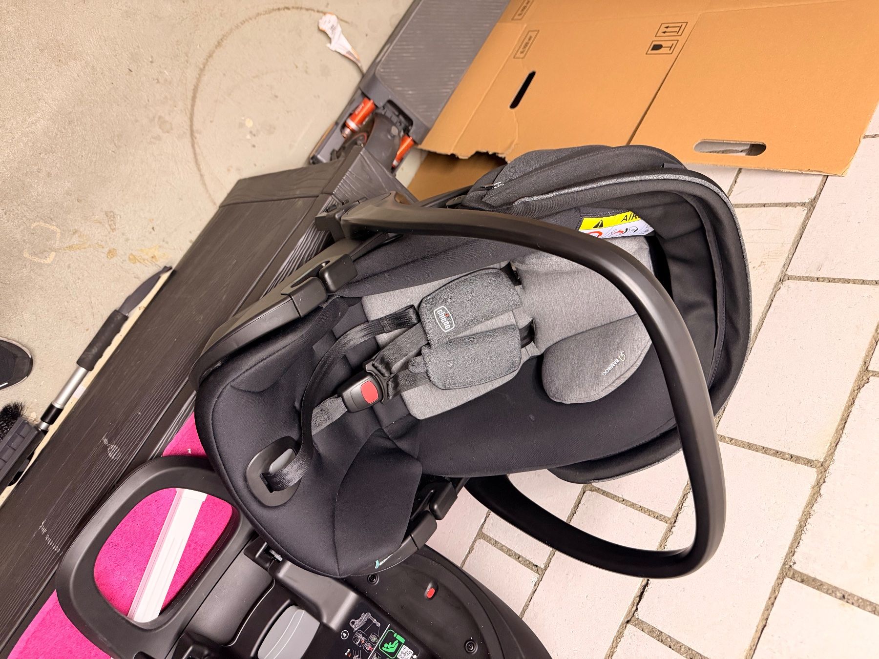 Chicco Seggiolini per auto: Maxi Cosi + Chicco Full 360 i -Size Basis – Nuovo (secondo la descrizione) da Diessenhofen venduto da Baay8893 8