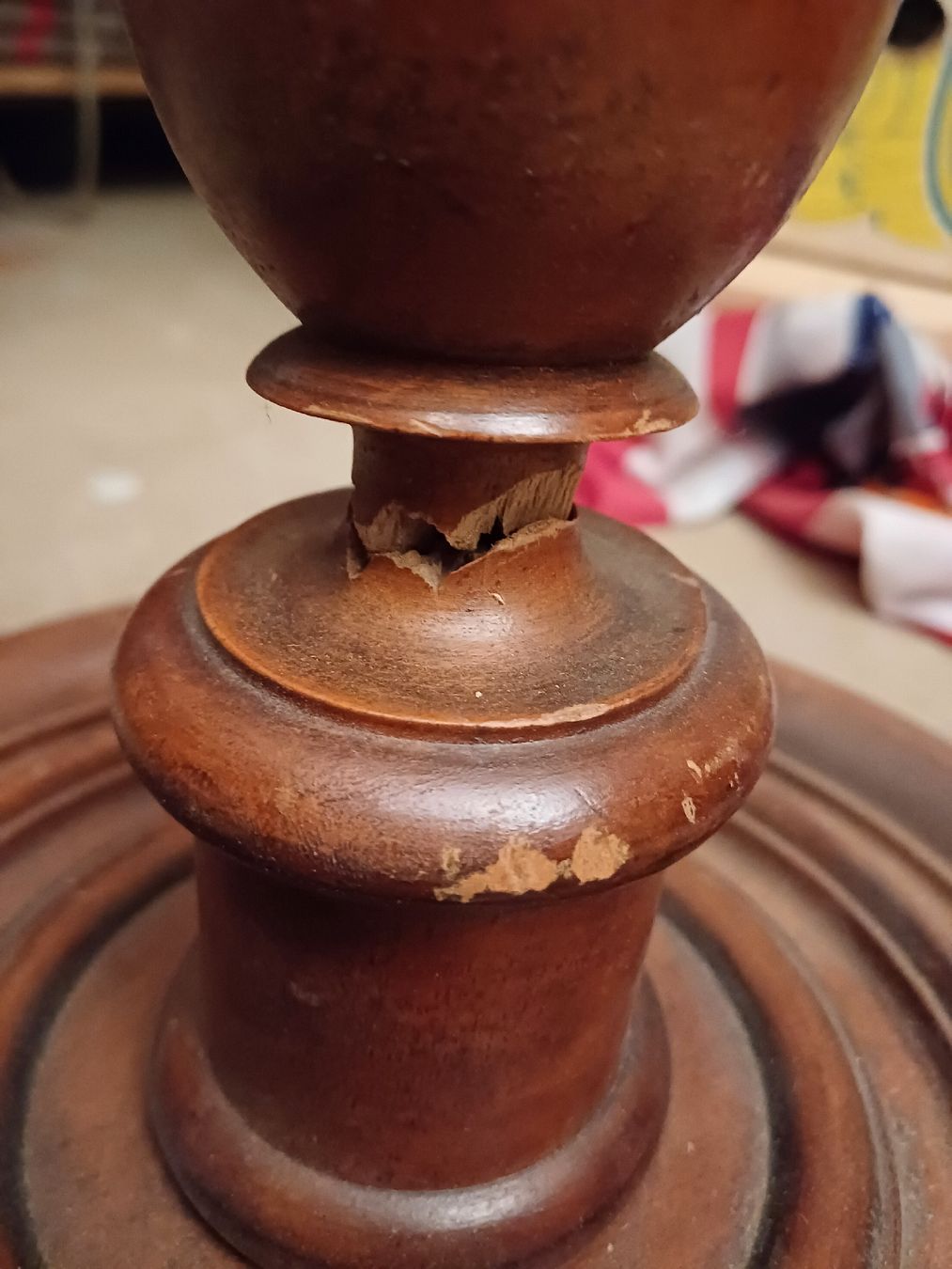 Articoli in legno: Gedrechselte Teile aus Holz – Usato da Embrach venduto da Olympia52 4