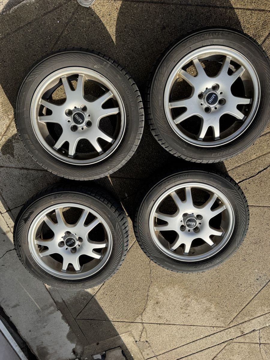 Mini Sonstiges Fahrzeugzubehör: 4 roues Pneus d'hiver Mini Cooper à – Gebraucht aus Gimel von idu_96t5 4