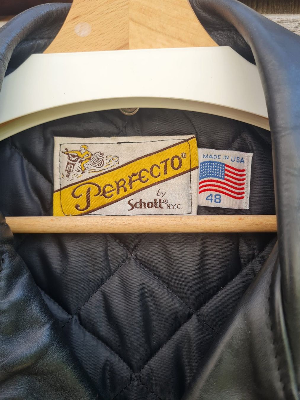 Schott Giacche: Schott Perfecto 618 Schwarz in Grösse 48 – Usato da Turgi venduto da vivizz