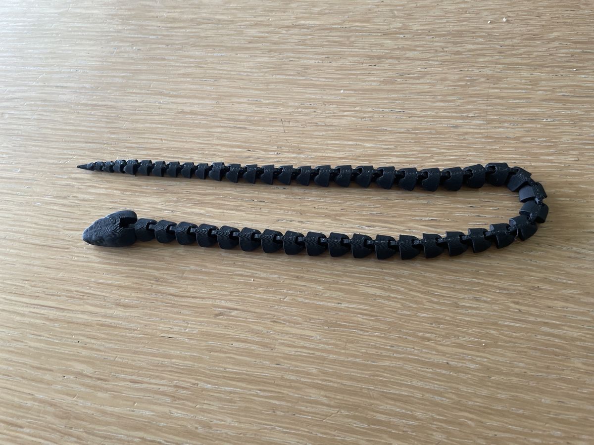 Giocattoli: Jouet serpent articulé noir – Nuovo (secondo la descrizione) da Genolier venduto da Tom0712 1
