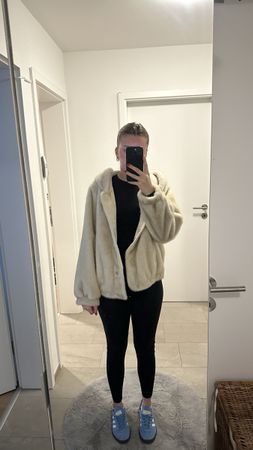 Kuschelige Winterjacke in Creme - Perfekt für kalte Tage!