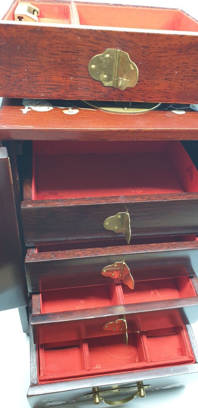 Schmuckkästen: Chinesischer Schmuckschrank, Schmuckschatulle – Gebraucht aus Emmen von Brockofsky 7