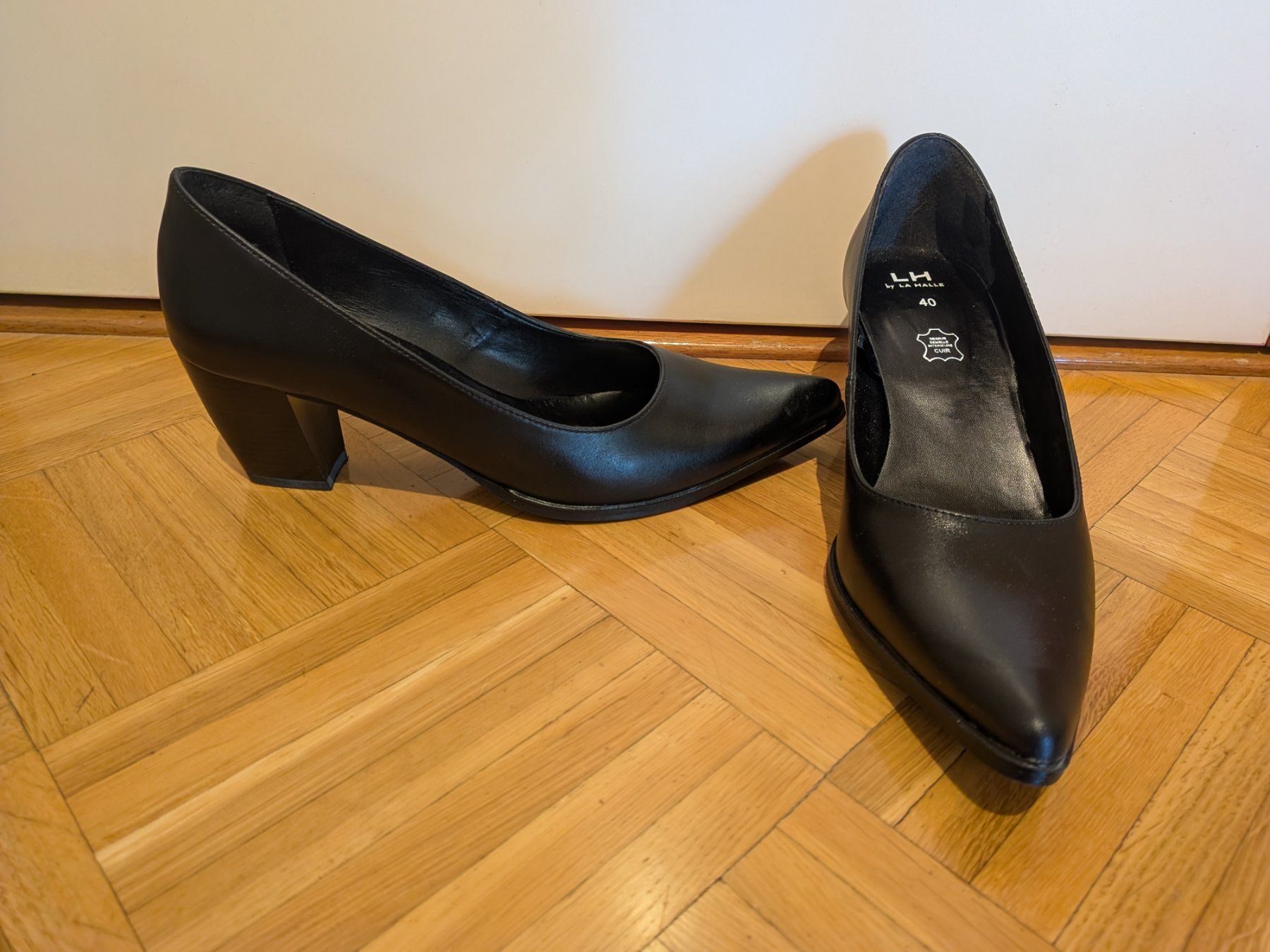Scarpe da donna: Escarpins taille 40 (neufs) – Nuovo e nell'imballaggio originale da Plan-les-Ouates venduto da vla_9sr9