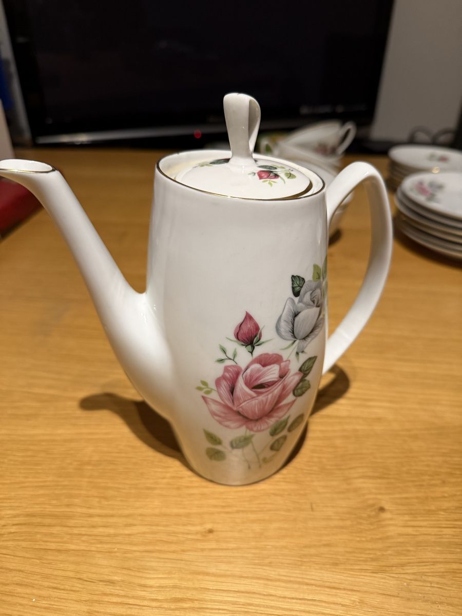 Set di piatti: Kaffeeservice Rosenmuster guter Zustand – Nuovo (secondo la descrizione) da Zürich venduto da zue_ng7c 3