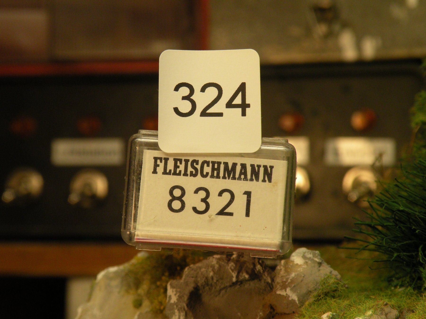 Fleischmann Modellini di ferrovie: Kühlwagen 324 – Usato da Steffisburg venduto da loki36 3