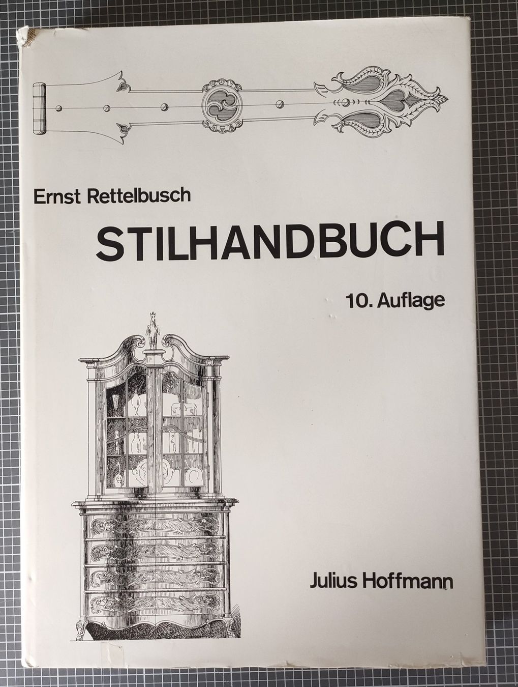 Libri: Stilhandbuch von Ernst Rettelbusch, 10. Auflage – Nuovo (secondo la descrizione) da Stachen venduto da TMCreation
