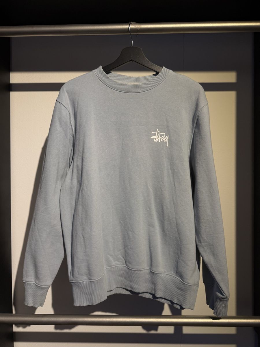 Stüssy Pullover & Sweatshirts: Stüssy Sweatshirt - Light Blue, Size M – Neu (gemäss Beschreibung) aus St. Gallen von trxcy