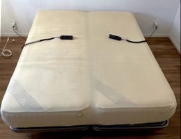 Doppelbett (oder 2 Einzelbett), elektrisch verstellbar 