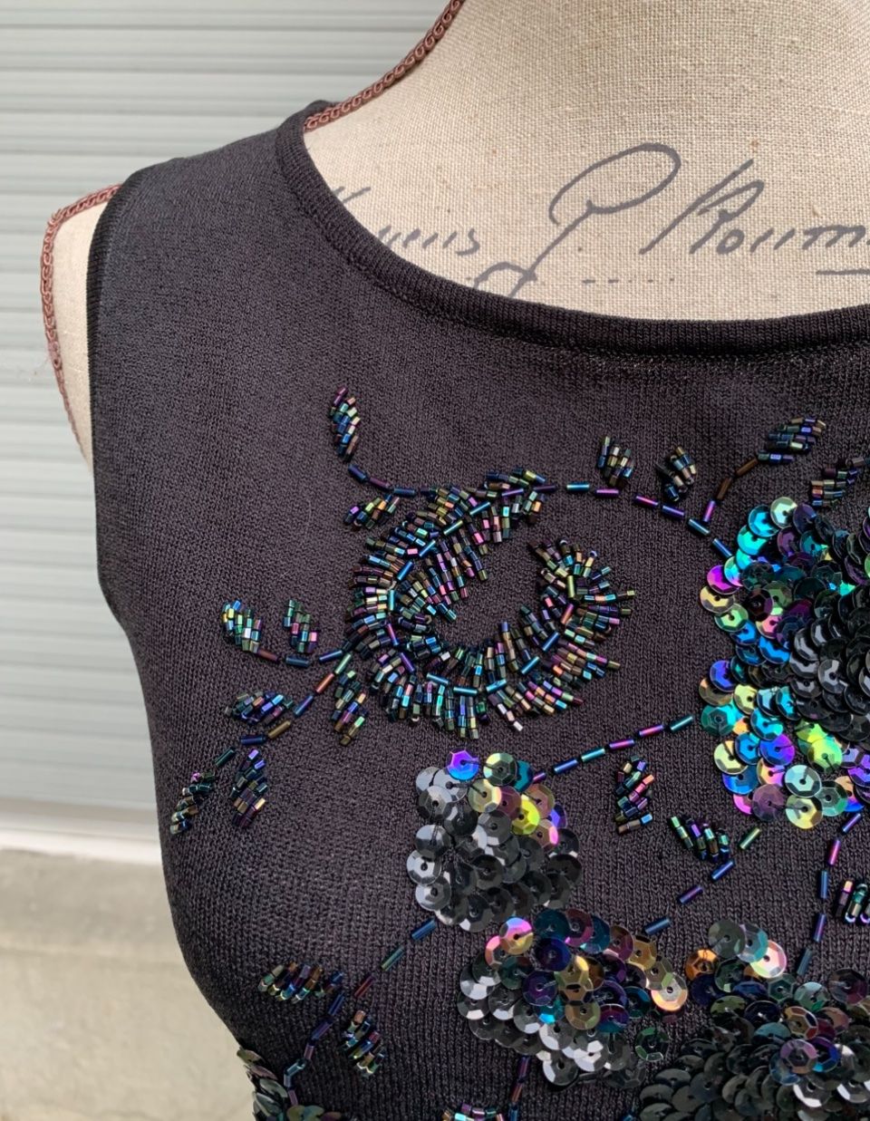 Top: Splendide twinset brodé séquins&perles noir irisé 2pces – Nuovo (secondo la descrizione) da Martigny venduto da only__you 5