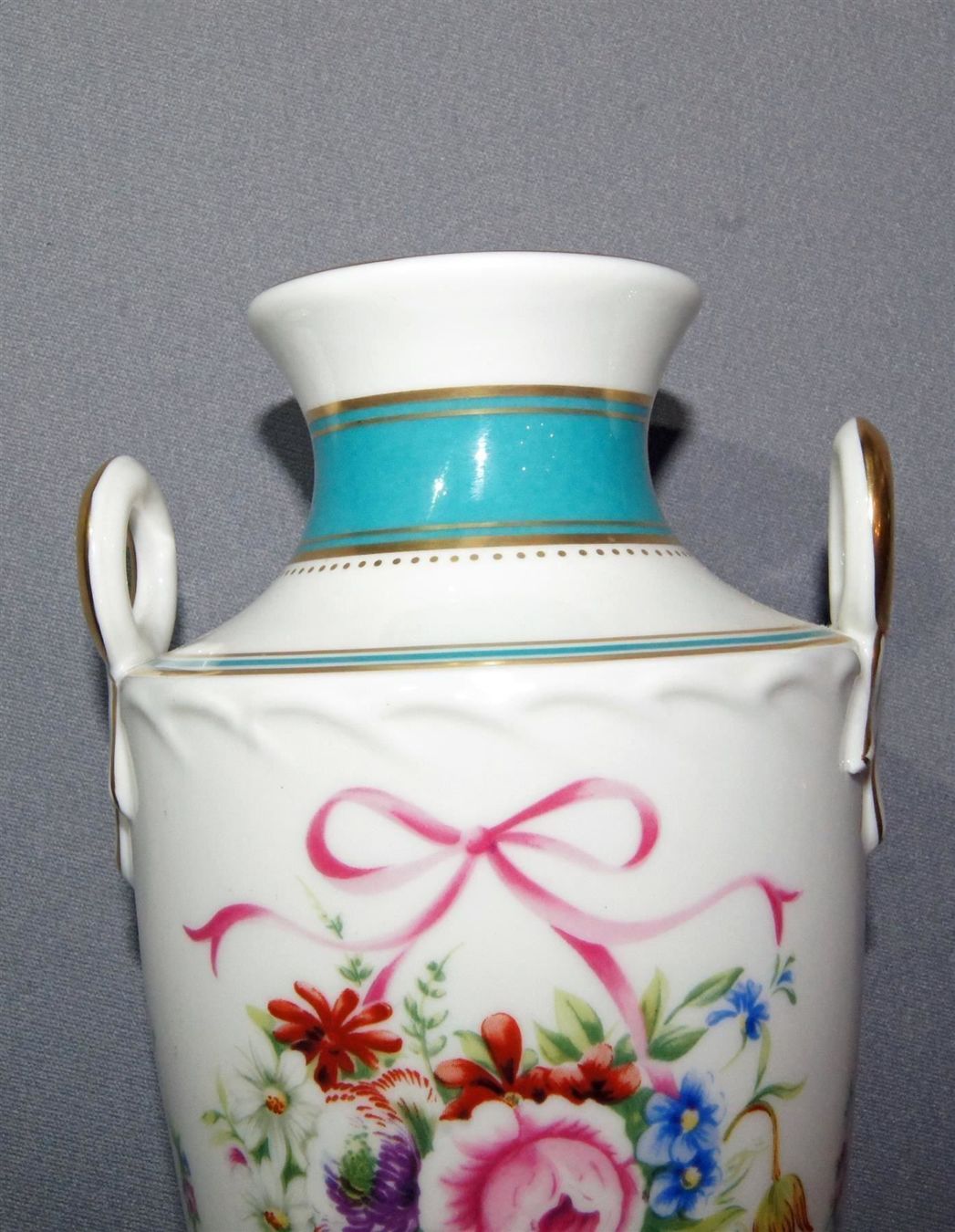 Vase & Récipients: Minton Bicentenary 'Rose Basket' Vase – D'occasion à Geroldswil par ARTEFACTO 1
