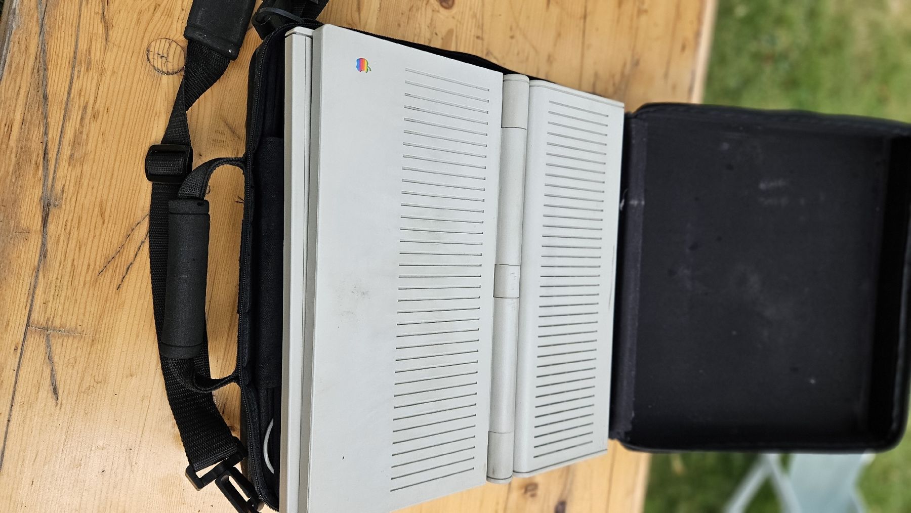 Apple PC: Apple Macintosh Portable Computer mit Zubehoer und Tasche – Usato da Ennenda venduto da Mr.Alpen16536 4