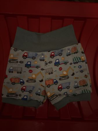 Neue Handmade Pumphose kurz 62/68