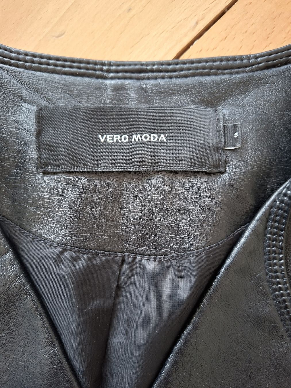 Vero Moda Giacche: Vero Moda Kunstederjacke, Schwarz, Gr. S,  – Usato da Luzern venduto da Goldschatz76 1