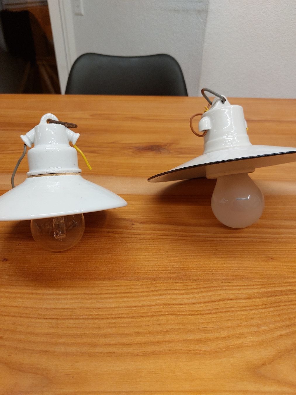 Lampade: 2stk alte Keller Lampen – Usato da Ganterschwil venduto da HeidiuPeter 1