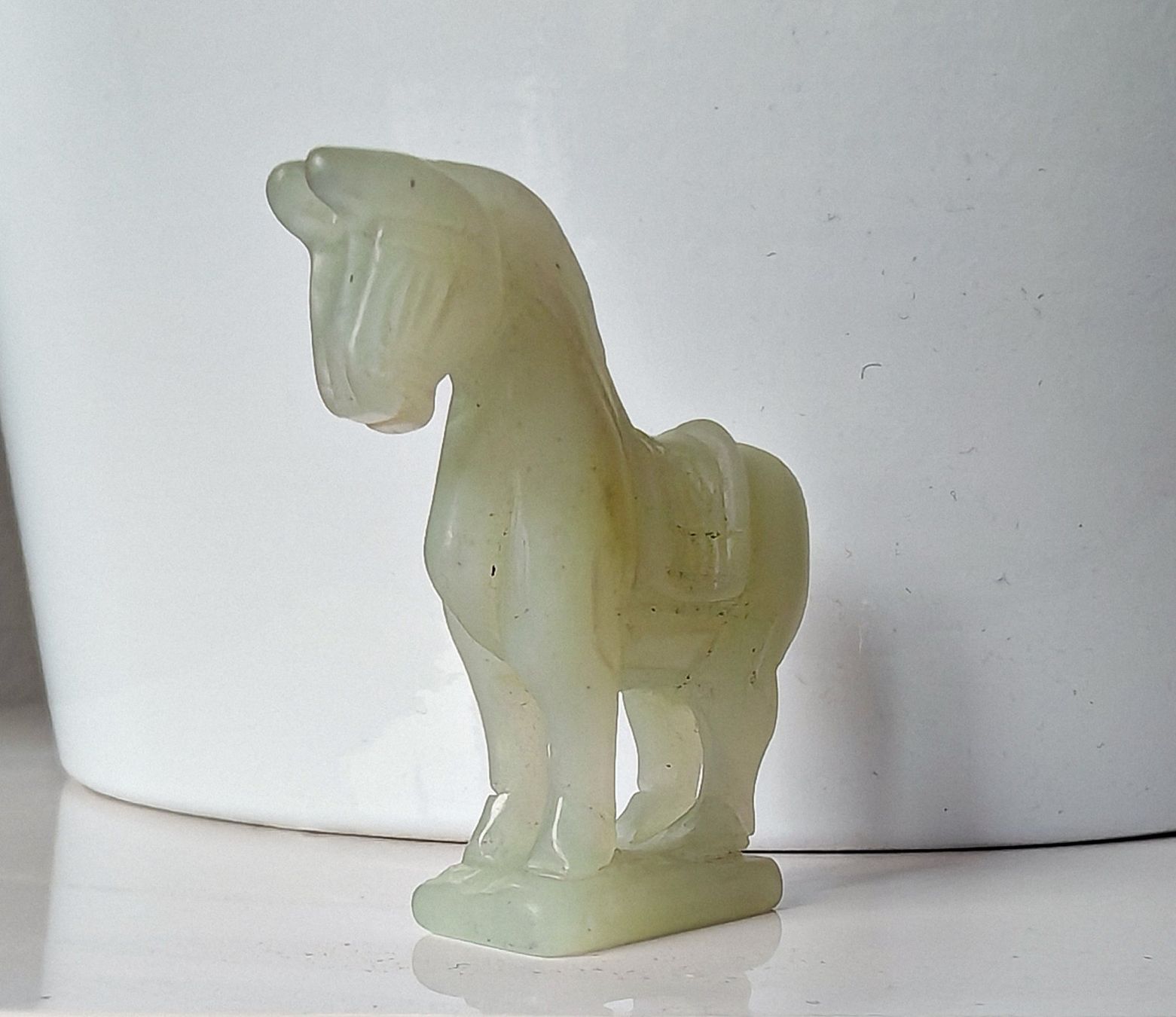 Statuette: Kleines Jade Pferdchen, China – Usato da Zuerich venduto da Antiquarium 2
