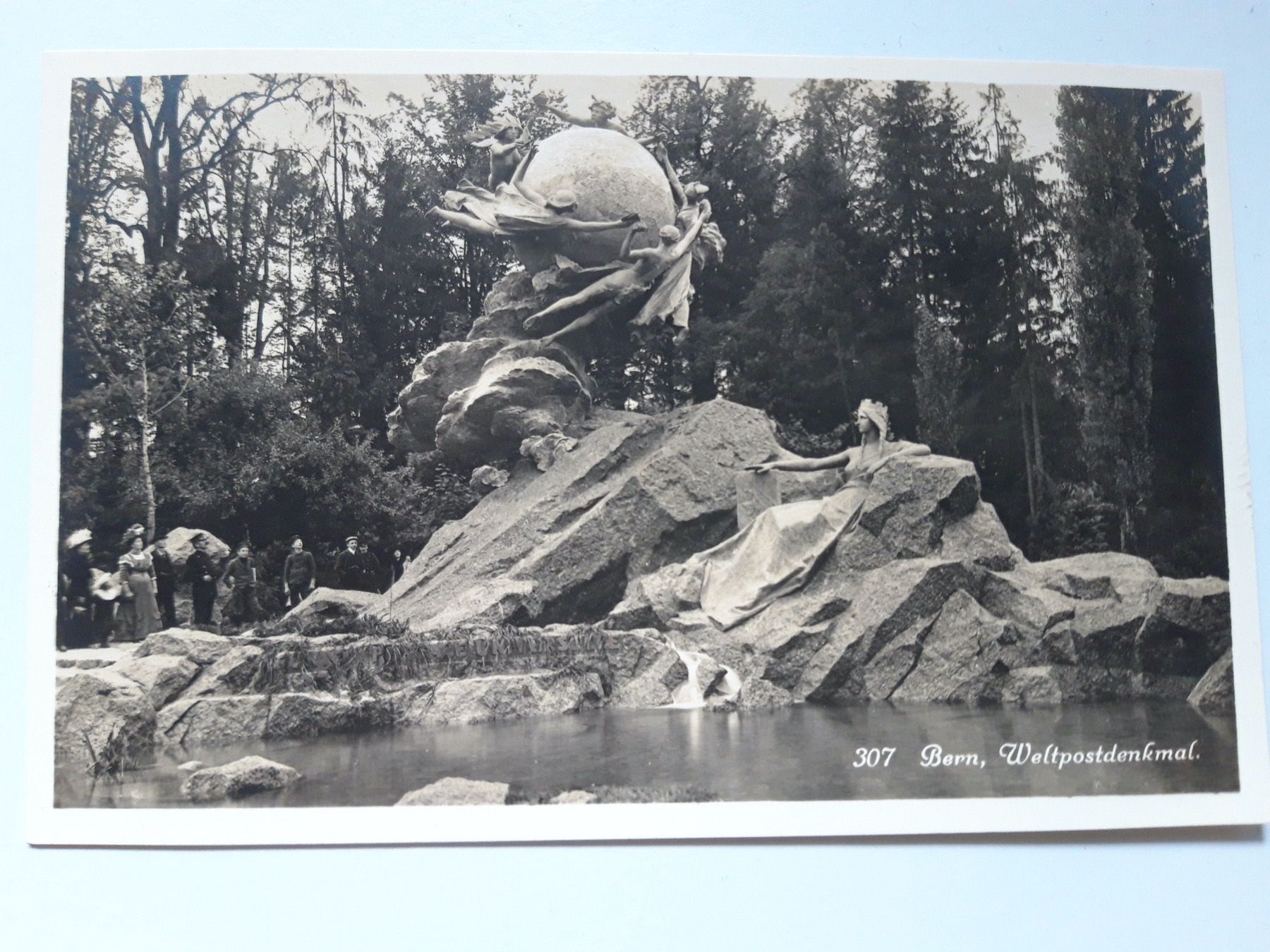 Cartes postales: Bern Weltpostdenkmal, belebt – D'occasion à Sargans par nicsam1815