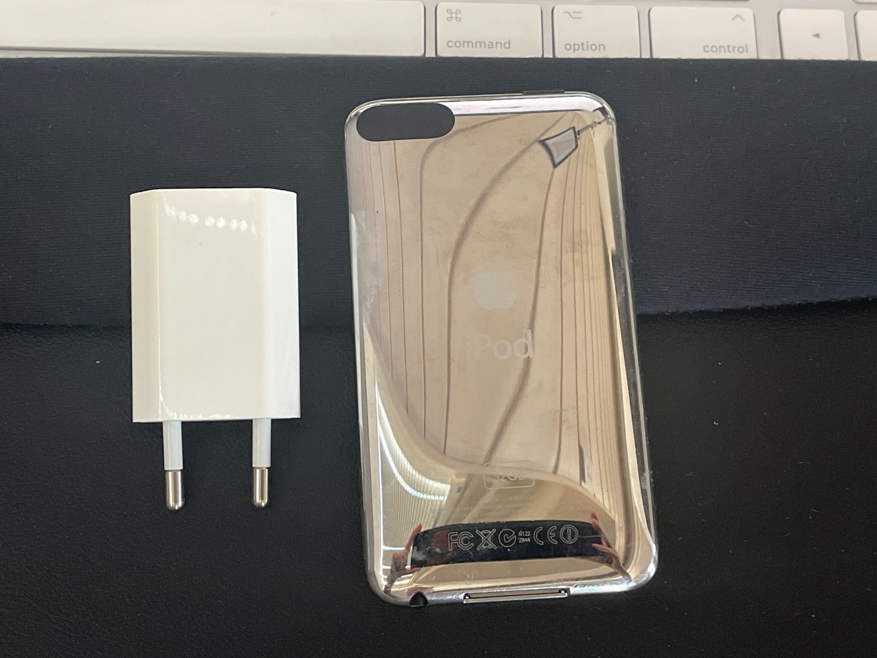 Apple Lettore multimediale portatile: Apple iPod Touch 2nd Gen, 32GB, MB533LL – Usato da zeihen venduto da Racer-71 3