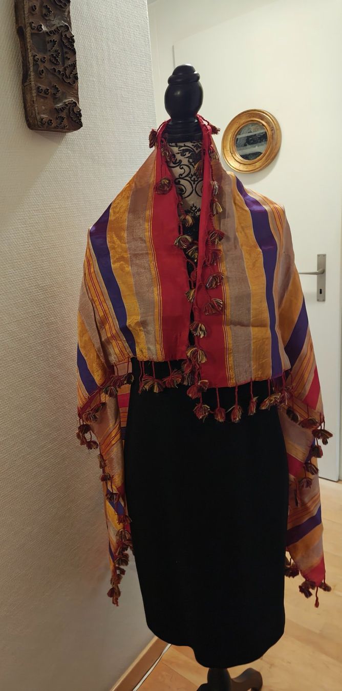 Foulards, Tücher & Schals: Seidenschal – Neu (gemäss Beschreibung) aus Schaffhausen von sim_j822
