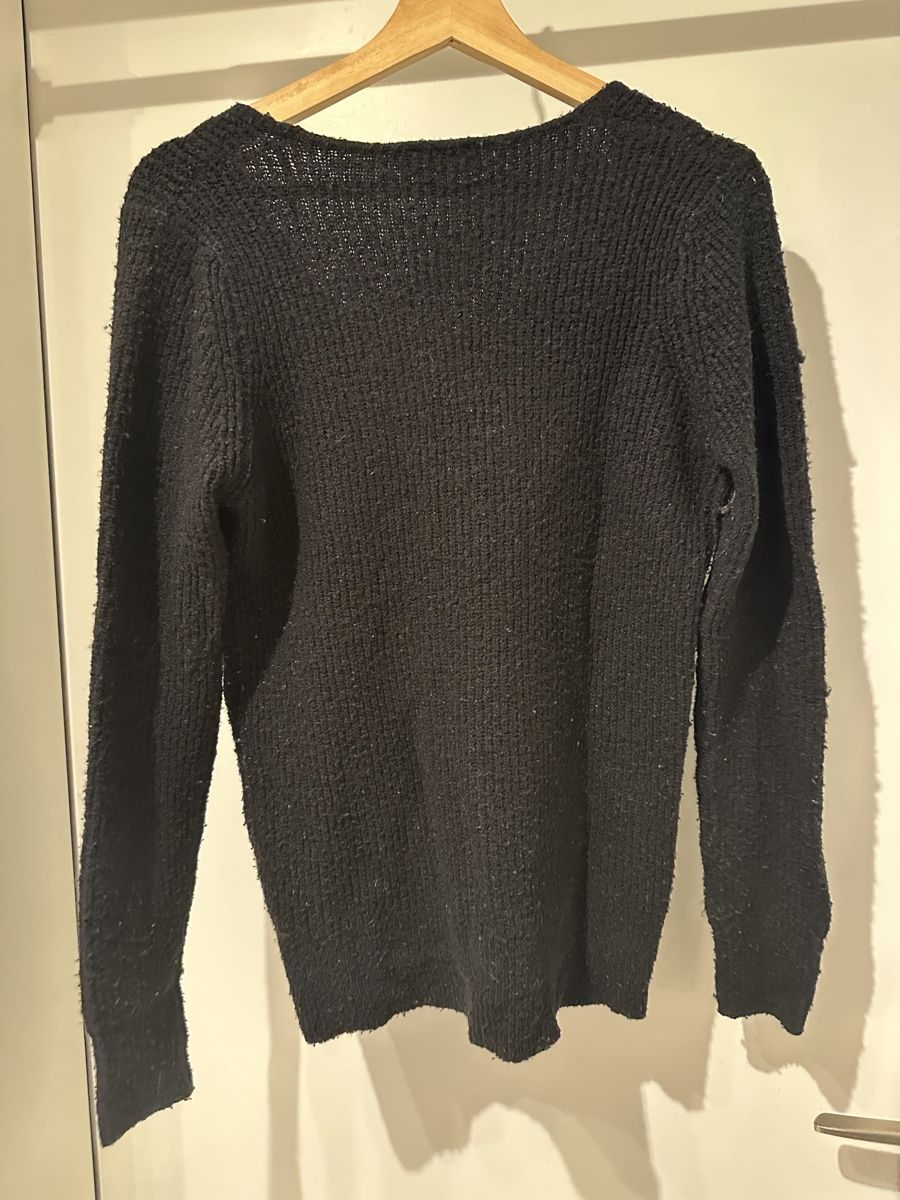 Only Maglioni & Felpe: Damen Pullover Only schwarz mit V-Ausschnitt gebraucht  – Usato da Kloten venduto da MikiMiki_7 1