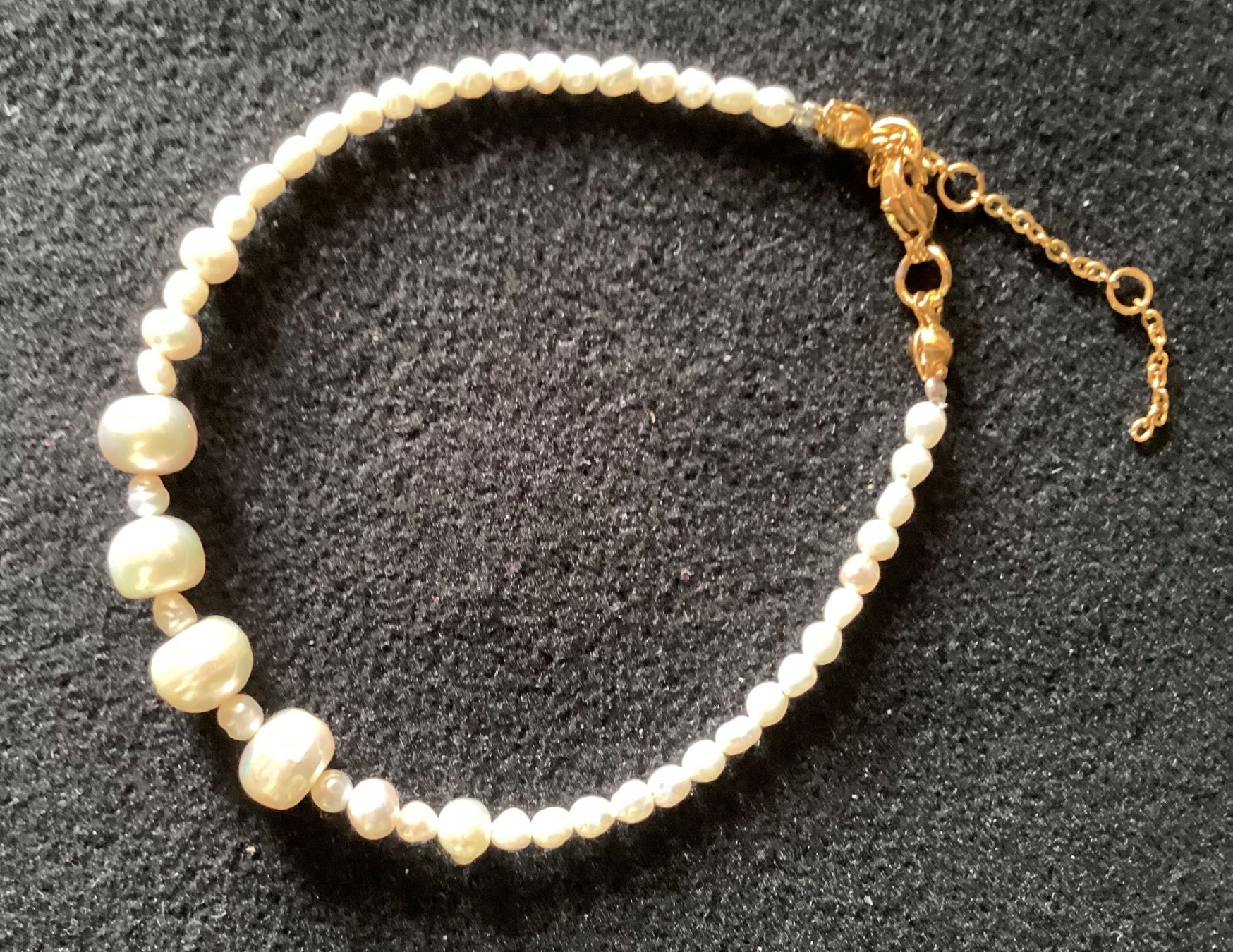 Armbänder & -reifen: Elegantes Armband aus Süsswasserperlen – Neu und originalverpackt aus Laax von kri_95f5 2