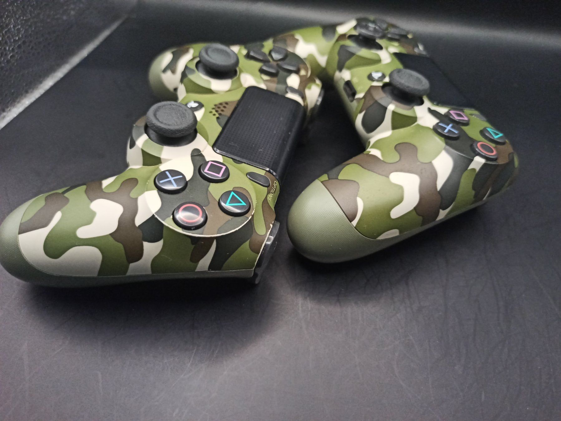 Controller: 2 x Original Controller Sony PS4 Wireless DualShock 4 CAMO – Usato da Oberweningen venduto da mar_87mx 3