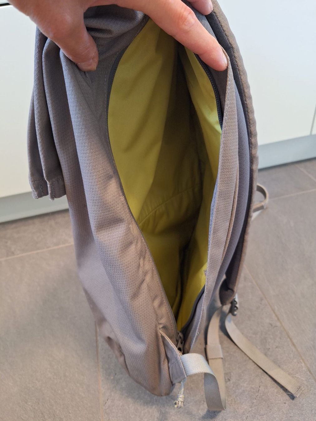 Zaini: Rucksack Freizeitrucksack Millican dunkelgrau neuwertig – Usato da Rüedisbach venduto da Thesammy 5