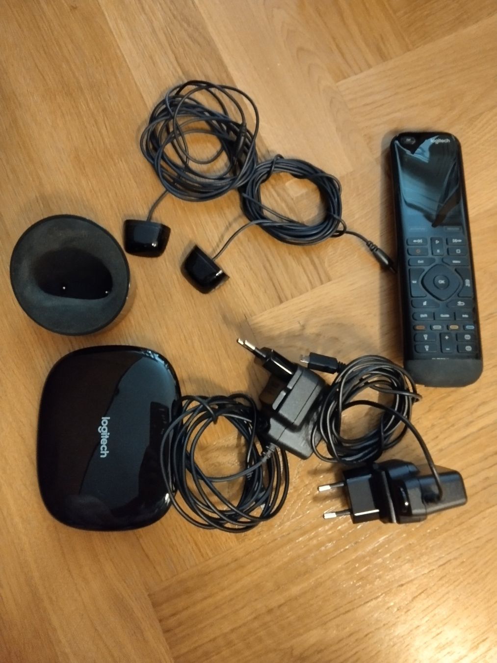 Logitech Télécommandes: ab nur 1.--: FB- Logitech-Set Harmony – D'occasion à Aarau par RUD 1