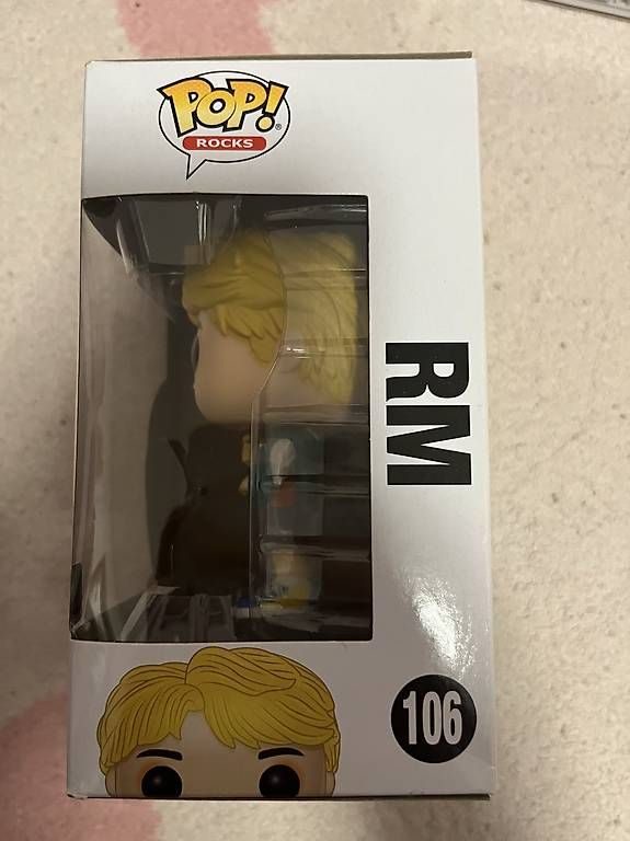 Statuette: Funko pop BTS RM – Nuovo e nell'imballaggio originale da Cadenazzo venduto da boi_pf7q 1