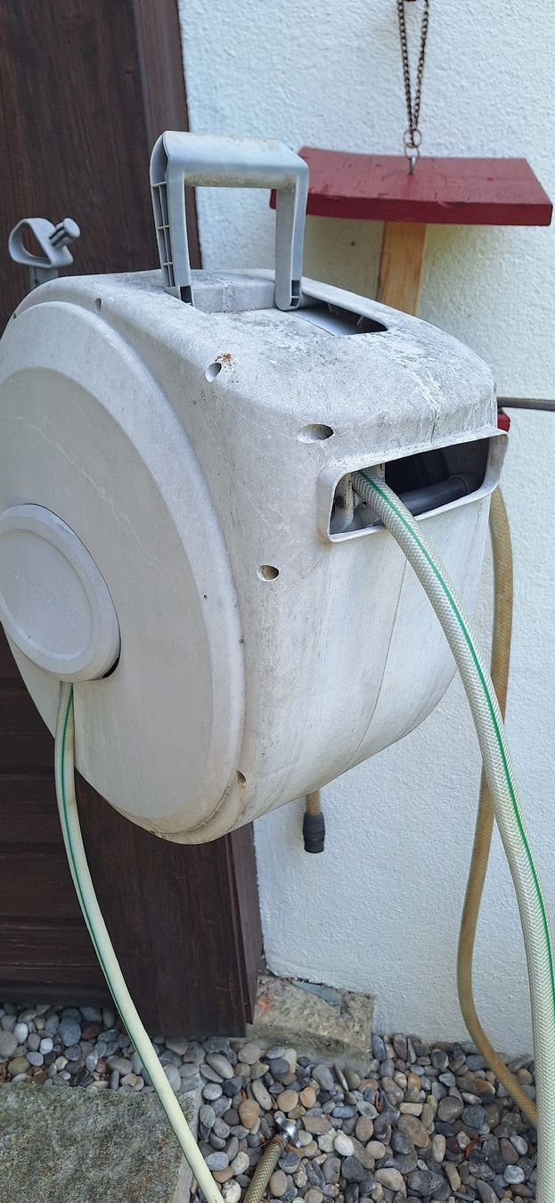 Rohre & Schläuche: Schlauchrolle - sehr gebraucht - funktioniert einwandfrei – Gebraucht aus Männedorf von Livingston