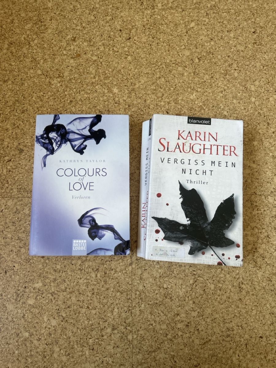 Bücher: Bücher – Gebraucht aus Susten von mariia_99