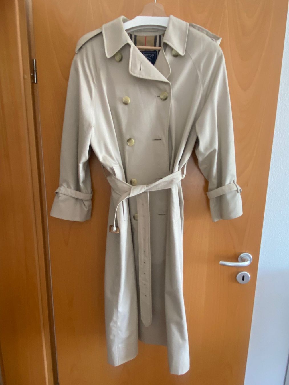 Burberry Mäntel: Manteau - Trench Burberrys – Gebraucht aus Le Vaud von cva_g6bb