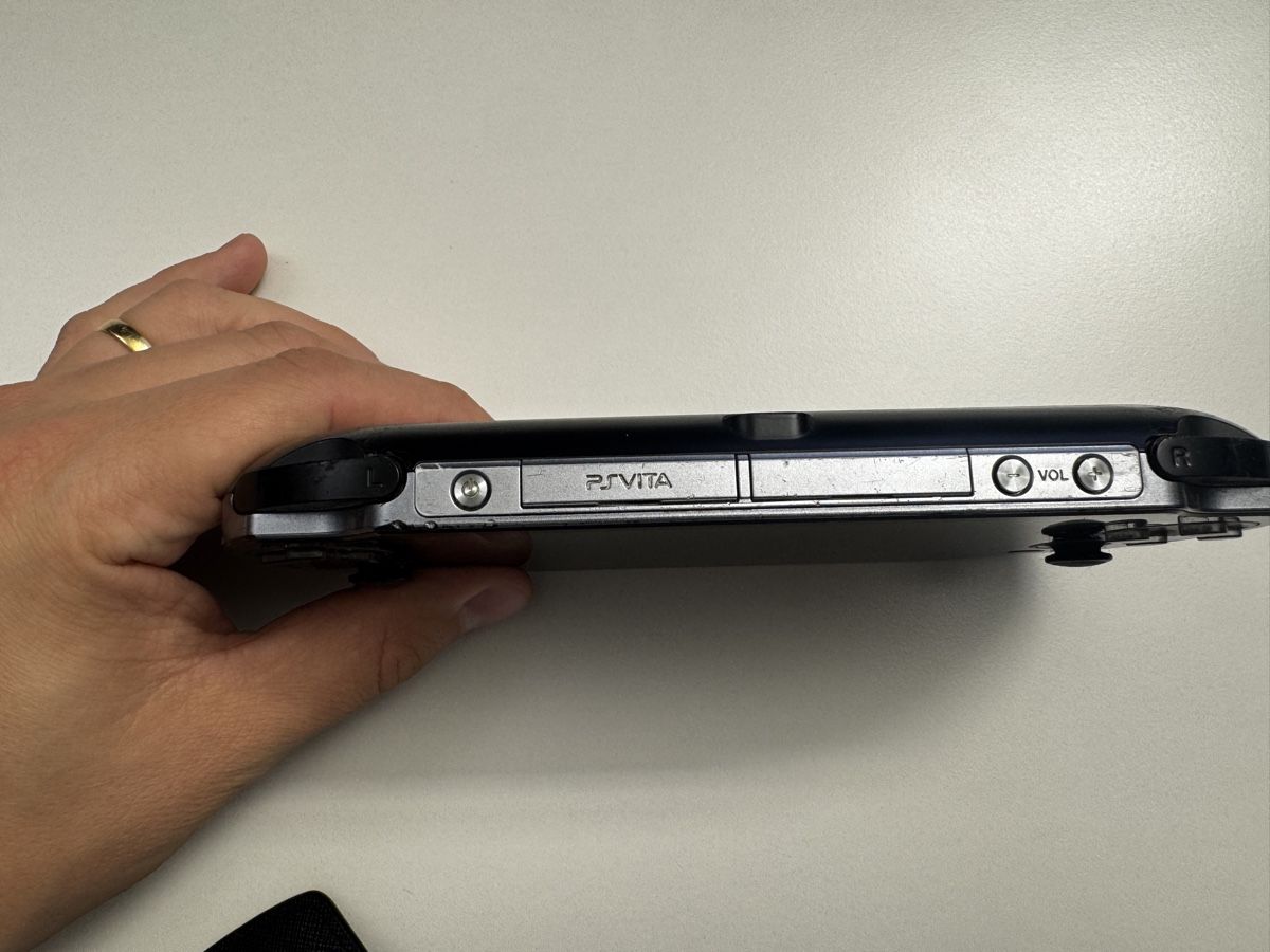 Sony Console: PS VITA – Difettoso da Glattfelden venduto da Dani_Tanner 2