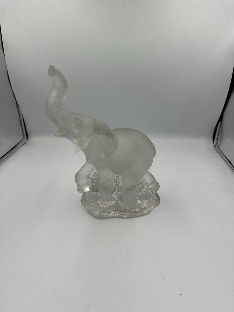 Lalique Statuette: Lalique grand éléphant – Usato da Bellevue venduto da bordeaux075cl