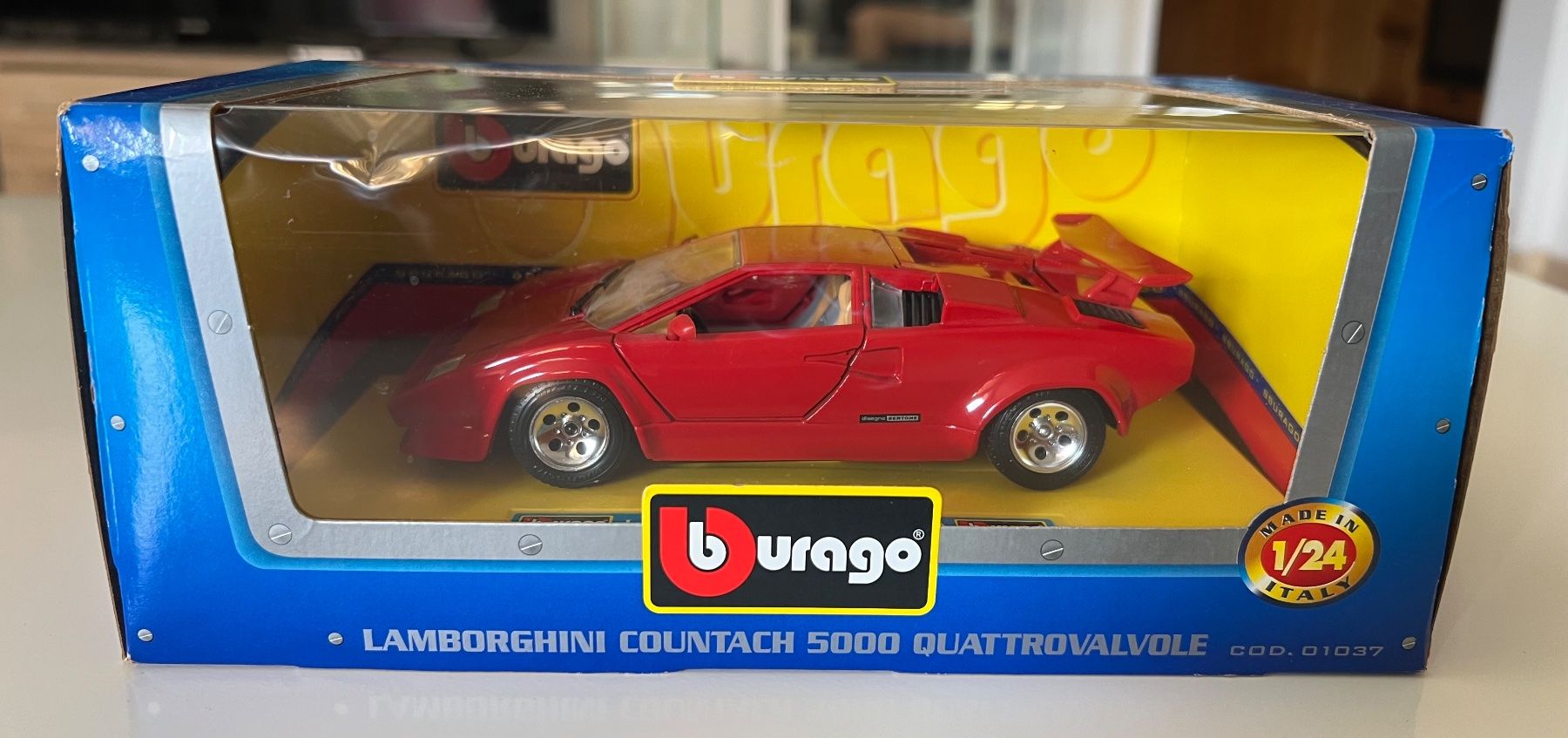 Bburago Modellautos: Bburago Lamborghini Countach 5000 Quattrovalvole 1:24 – Neu (gemäss Beschreibung) aus Altstätten SG von sheamus