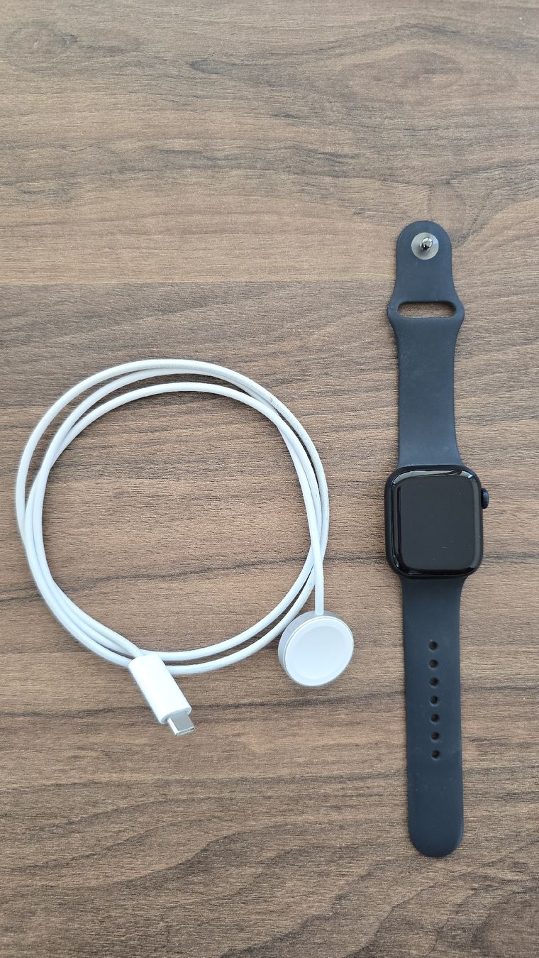 Apple Smartwatch: Apple Watch Series 8 / GPS 41mm Schwarz – Nuovo (secondo la descrizione) da Winterthur venduto da gia.23 1
