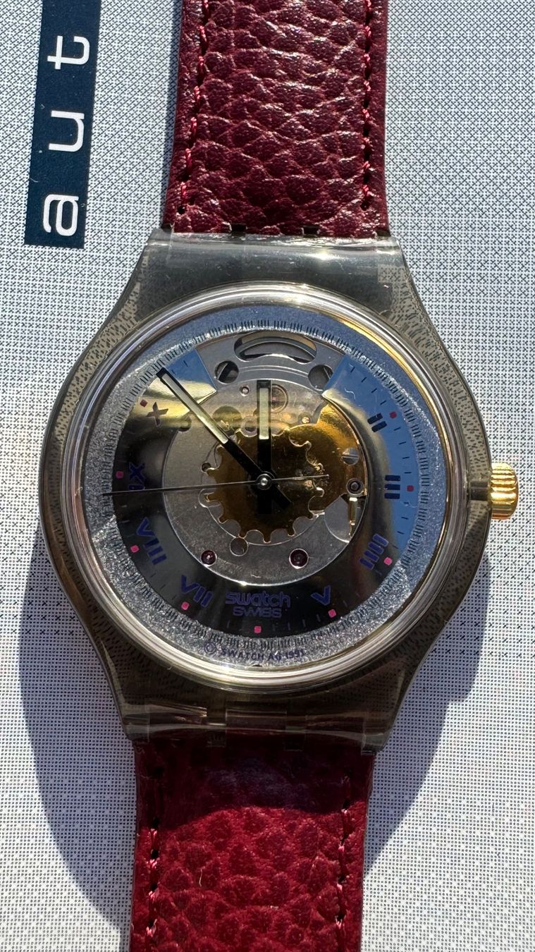 Swatch Montres: SWATCH Automatic "RUBIN" (SAM100) - NEU mit Box – Neuf avec emballage d'origine à Birsfelden par Berg41_7 1