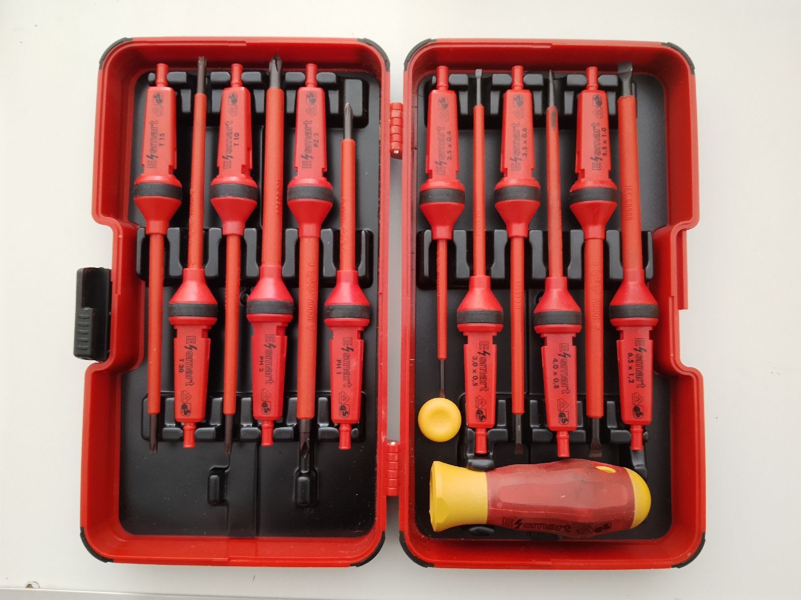 Tutti gli attrezzi: Felo Germany Schraubenzieher Set e-smart im hardcase – Nuovo (secondo la descrizione) da Biel/Bienne venduto da Vintage-timearts