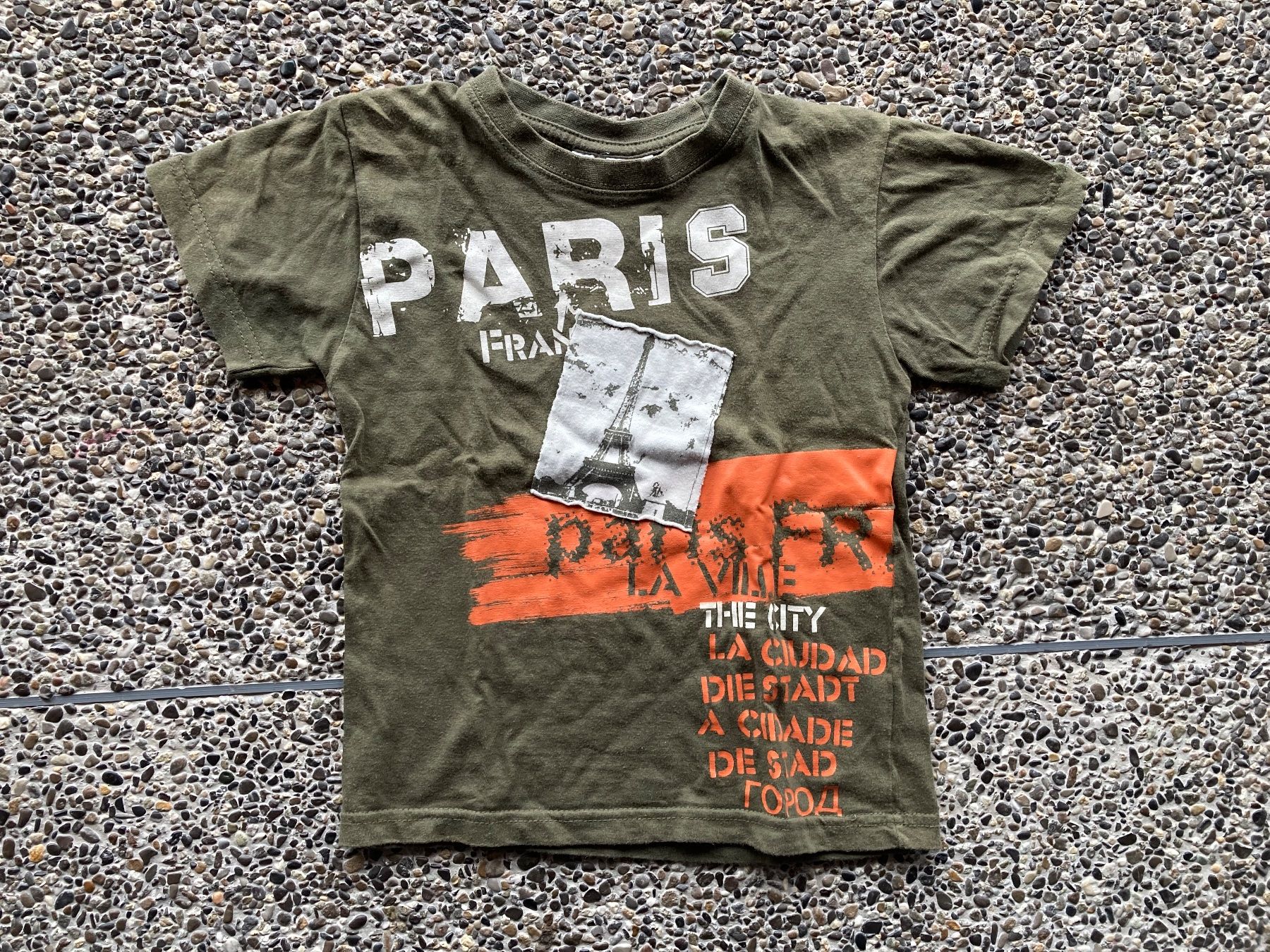 Hemden, T-Shirts & Polos: T-Shirt Paris, ca. Gr. 104/110 – Gebraucht aus Aetingen von Nadinsky