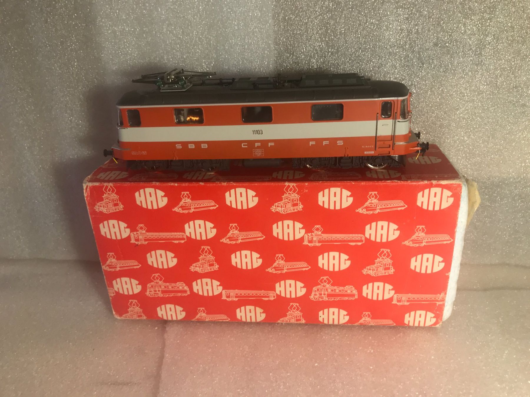 Hag Modelleisenbahnen: Swiss Express Loki von Hag – Neu (gemäss Beschreibung) aus Bad Ragaz von alf_p8zq