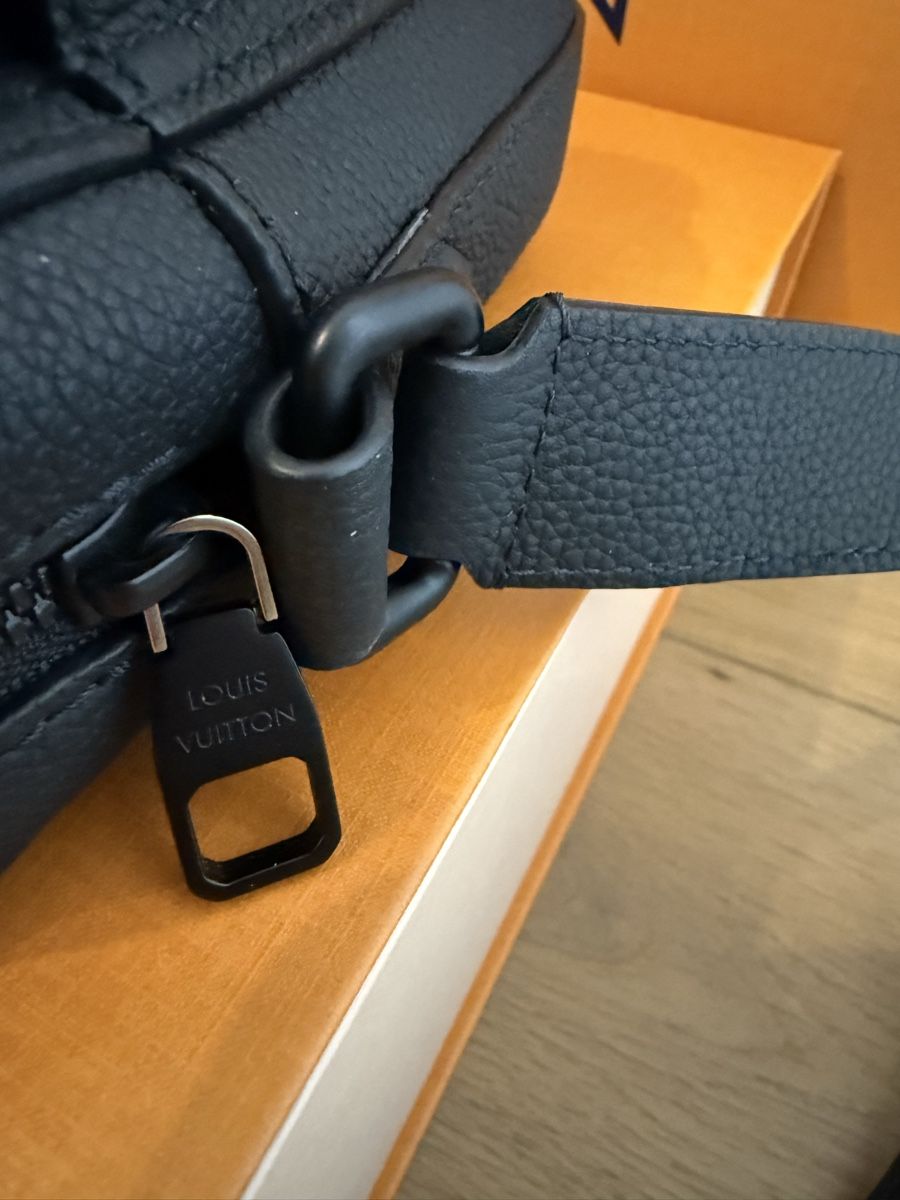 Louis Vuitton Borse: Louis Vuitton Bording Messenger Bag – Nuovo (secondo la descrizione) da Ettingen venduto da hin_qf7r 3