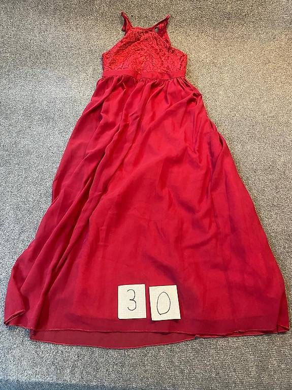 Kleider: Robe rouge EIFIEL – Gebraucht aus Genève von Actarus17