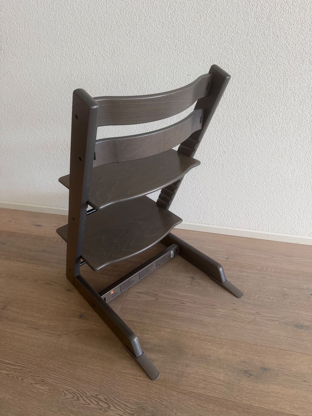 Chaises hautes: Stokke Triptrap Hochstuhl stonehrey – D'occasion à Egg b. Zürich par uniq2021 1
