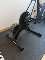 Home trainer Wahoo KICKR CORE - excellent état