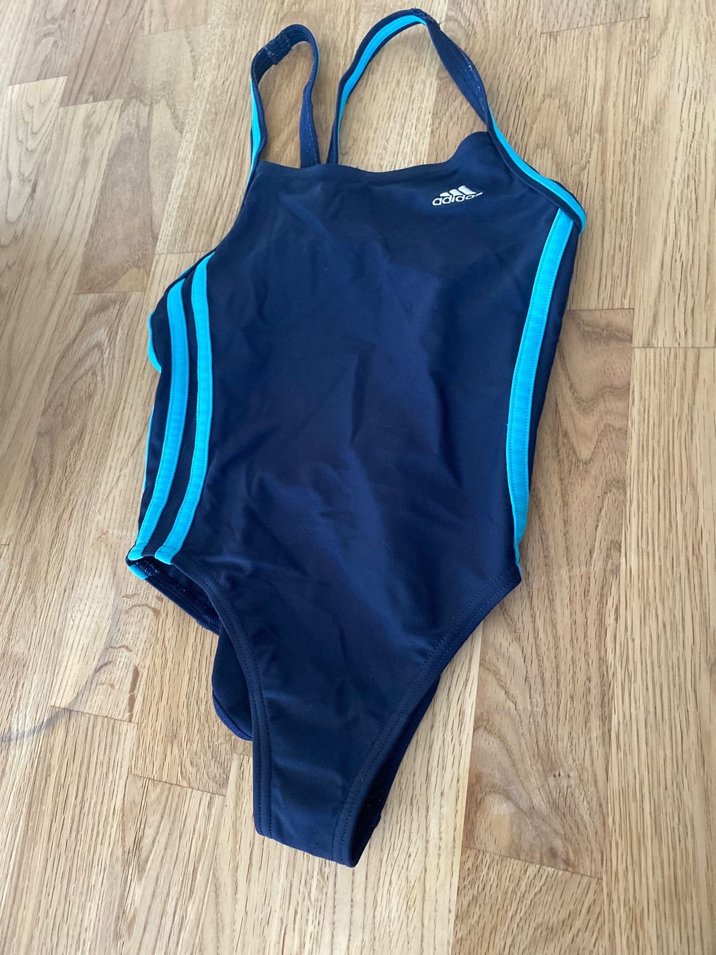Adidas Costumi da bagno & Bikini: Adidas Badeanzug Gr.110, dunkelblau Top! – Usato da Hauenstein venduto da Ginsy