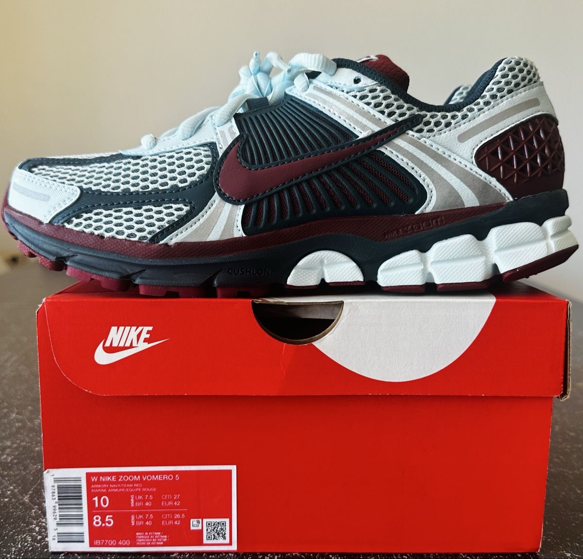 Nike Scarpe da uomo: Nike Vomero 5  – Nuovo e nell'imballaggio originale da Biel/Bienne venduto da Akwawini