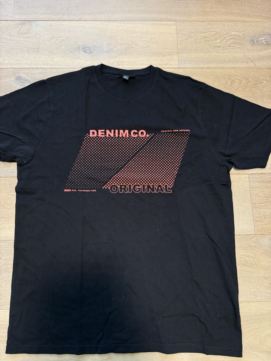 T-shirt: Schwarzes Denim T-Shirt Gr. L – Usato da Altdorf UR venduto da Lilelo82